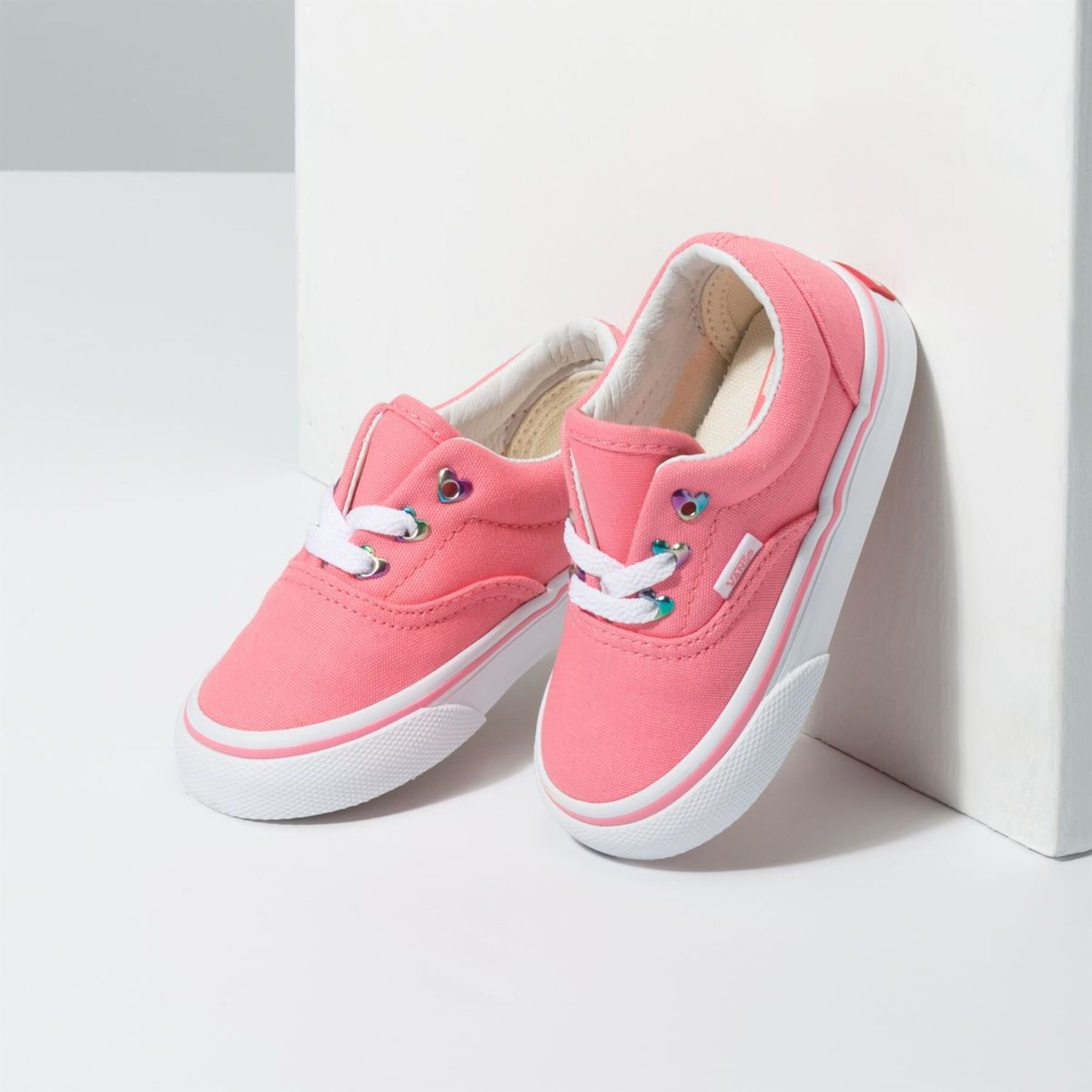 Vans Toddler Era Heart Eyelet Strawberry True White FOOTWEAR Infant Kids Clothing NZ Shop Online Kid Republic Vans MATA
