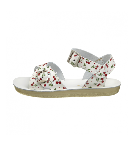 Cherry saltwater sandals deals
