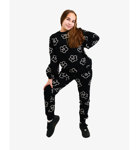 The Girl Club Black Flower Heart Crew